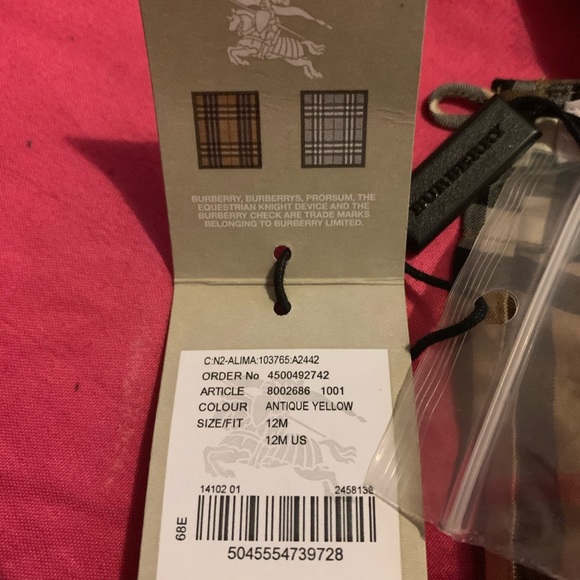 Mommy and daughter matching Burberry set - Picture 6 of 8